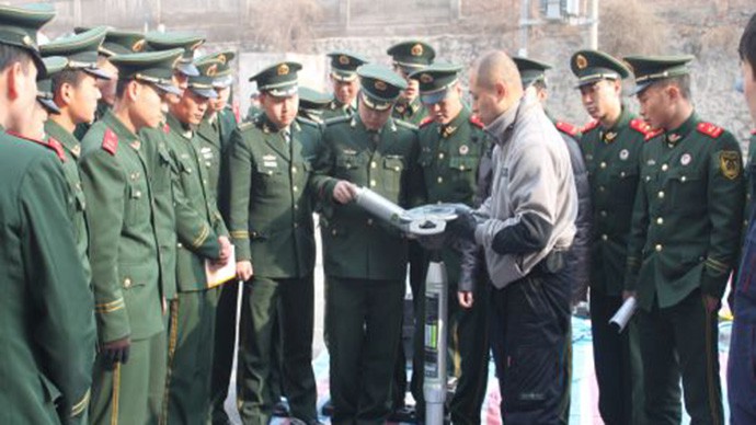 我公司技術(shù)人員在蘭州市消防特勤大隊為消防官兵現(xiàn)場顯示、培訓(xùn)我公司所供設(shè)備